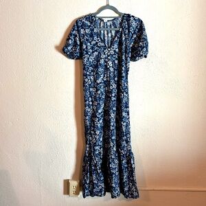 5/$25 Old Navy Floral Blue and White dress